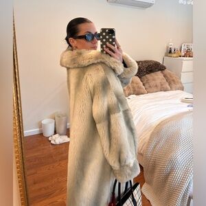 Luxurious faux fur coat(xl)